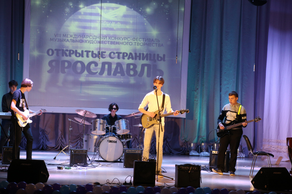 Эстрадный ансамбль Отражение (рук. Наумова Т.В.).jpg